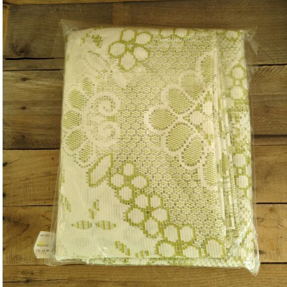 Vintage Beacon Hill by G&W A Two Tone Lace Tablecloth 63" x 108" Oblong - Picture 3 of 11